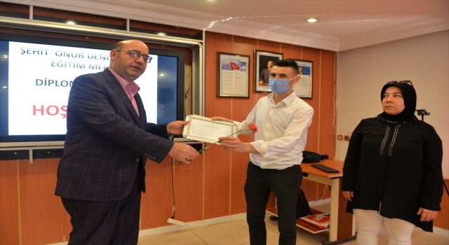 Osmaniye’de telafi eğitim programlarını tamamlayan ustalara diplomaları verildi