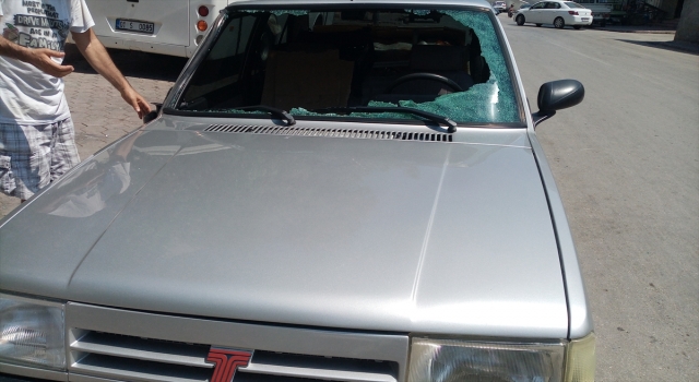 Adana’da otomobilin çarptığı yaya, yaralandı