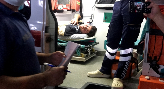 Adana’da hasımlarından kaçarken motosikletliye çarpan taksici silahla ayağından yaralandı