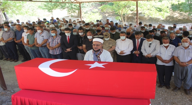 Tunceli’deki trafik kazasında yaşamını yitiren uzman çavuşun cenazesi Osmaniye’de defnedildi