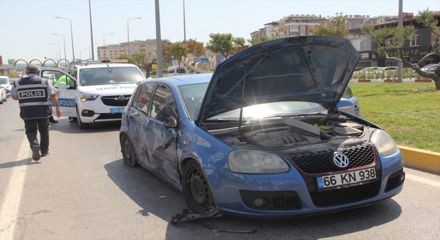 Hatay’da 7 aracın karıştığı trafik kazasında 3 kişi yaralandı
