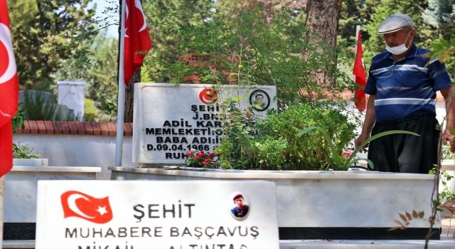 Adana, Mersin, Hatay ve Osmaniye’de şehitliklerde hüzünlü bayramlaşma