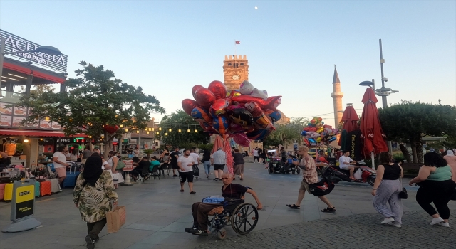 ”Turizmin başkenti” Antalya’da bayram öncesi yoğunluk