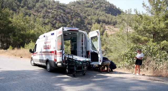 Antalya’da şarampole yuvarlanan otomobildeki 4 Rus turist yaralandı