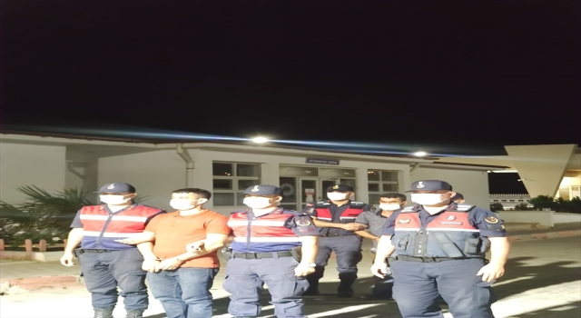 Hatay’da göçmen kaçakçılığı yaptıkları iddiasıyla 2 zanlı tutuklandı
