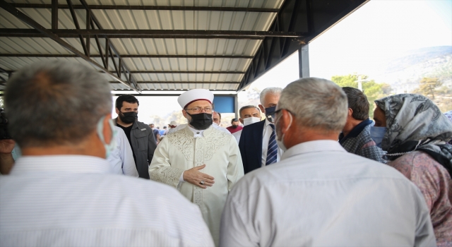 Diyanet İşleri Başkanı Erbaş, orman yangınında hayatını kaybeden çiftin yakınlarına taziyede bulundu