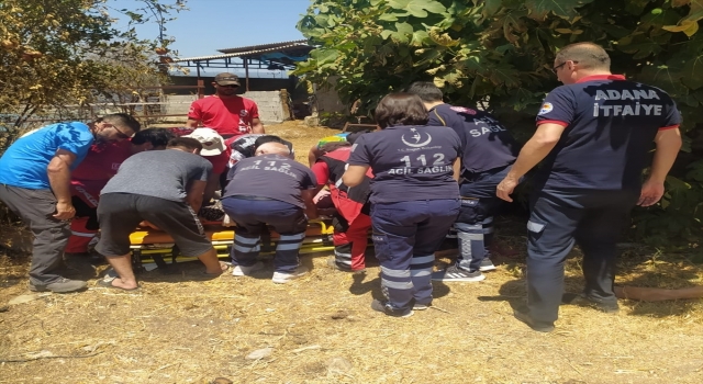 Adana’da çıktıkları ahır çatısının bir bölümünün çökmesi sonucu iki kadın yaralandı