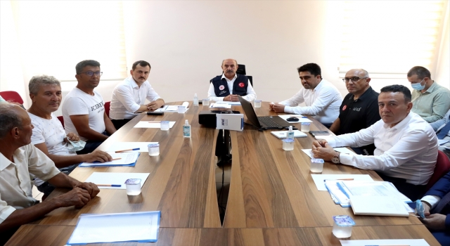 Çevre ve Şehircilik Bakan Yardımcısı Demirtaş, Mersin’deki yangında zarar gören alanları inceledi