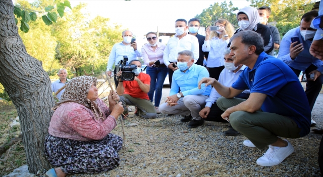 AK Parti’li Ömer Çelik, Mersin’deki orman yangınında zarar gören alanları inceledi: