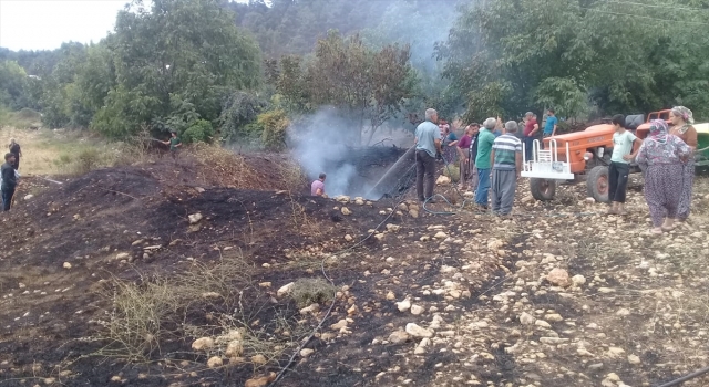 Mersin’de ağaçlık alanda çıkan yangınlar vatandaşlarca söndürüldü