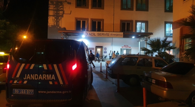 Osmaniye’de havaya ateş açılması sonucu balkonda bulunan 3 kişi yaralandı