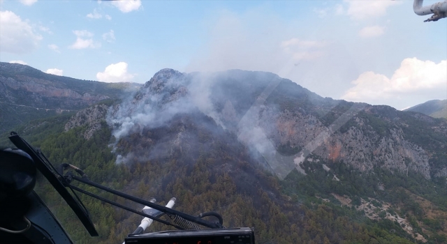 GÜNCELLEME Antalya’da çıkan orman yangını kısmen kontrol altına alındı