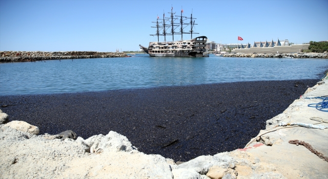 GÜNCELLEME 2 Alanya’da tur teknelerinde çıkan yangın söndürüldü