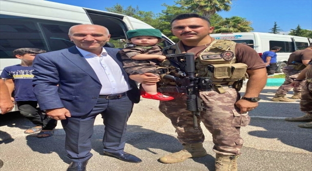 Osmaniye’de özel harekat polisleri dualarla Suriye’ye uğurlandı
