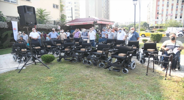 Adana’da 300 engelliye akülü ve manuel tekerlekli sandalye hediye edildi