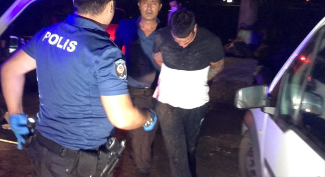 Adana’da otomobille polisten kaçmaya çalışan iki şüpheli kovalamaca sonucu yakalandı