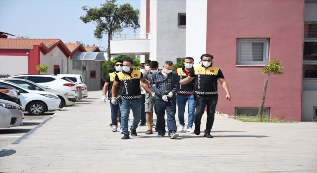 Adana’da otomobil ve motosiklet çaldıkları iddiasıyla yakalanan 6 şüpheliden biri tutuklandı