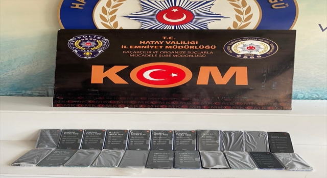 Hatay’da otomobilde 22 gümrük kaçağı cep telefonu ele geçirildi
