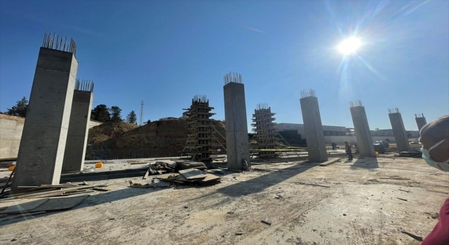 Antalya’da inşaattan düşen işçi öldü