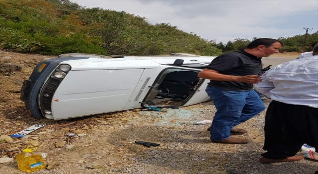 Kozan’da otomobil takla attı: 2 yaralı
