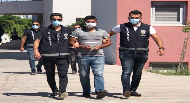 Adana’da bir kişinin öldüğü bıçaklı kavgaya karışan 3 zanlıdan 2’si tutuklandı