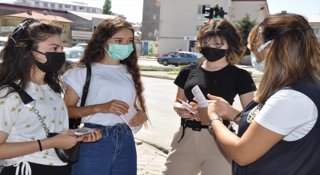Afşin’de polis ekipleri vatandaşları bilgilendirdi