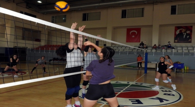 Kepez Belediyesi Voleybol Takımı’nın ”Antalya Genç Yıldız Ligi” heyecanı