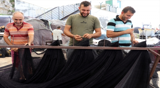 Hataylı balıkçılar, denize açılmak için gün sayıyor