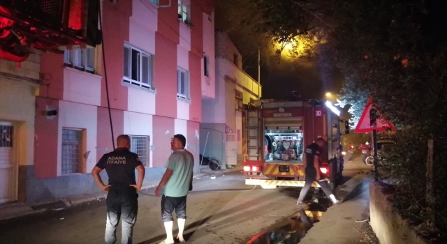 Adana’da evin çatı katında çıkan yangın söndürüldü