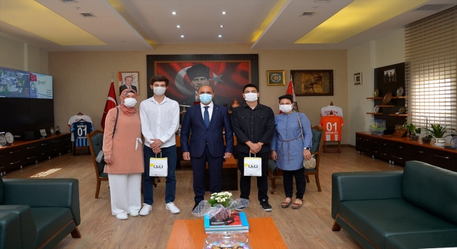 Adana Emniyet Müdürü İnci’den, üniversiteyi kazanan şehit çocuklarına hediye