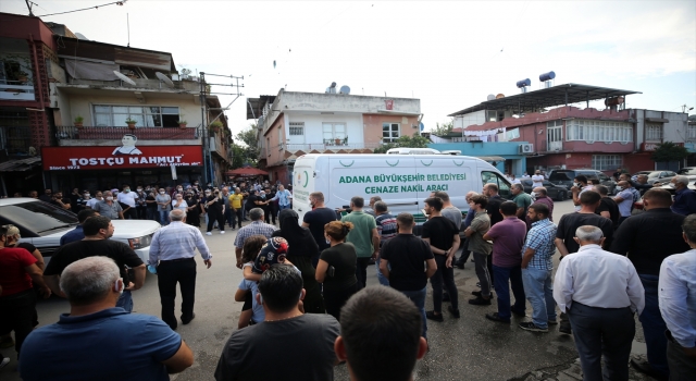 ”Tostçu Mahmut” olarak bilinen sosyal medya fenomeni Anıl Kurt Adana’da son yolculuğuna uğurlandı