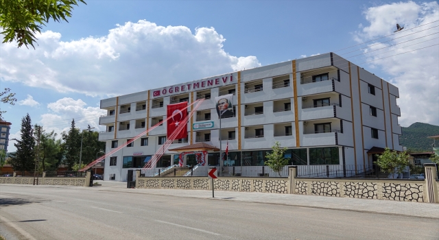 Hatay’ın Hassa ilçesindeki öğretmenevinin geliriyle yapılan yeni bina hizmete açıldı