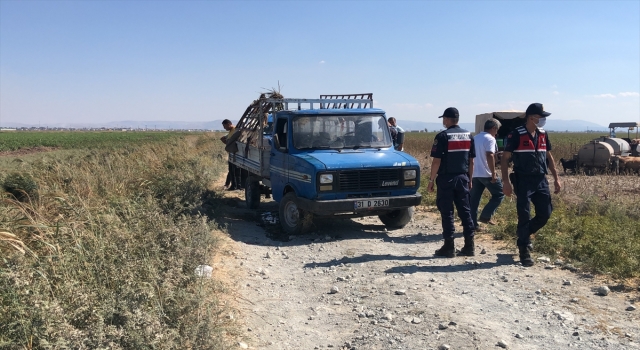 Hatay’da sulama kanalına düşen kamyonetteki 4 işçi yaralandı