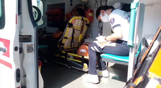 Adana’da iki otomobilin çarpışması sonucu 6 kişi yaralı