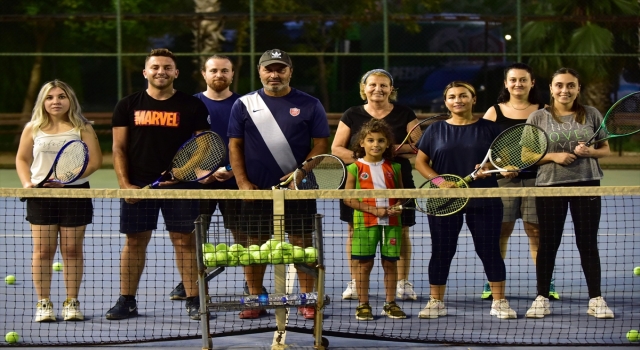 Kepez Belediyesi’nden ücretsiz tenis kursu