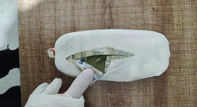 Adana’da yolcu otobüsünde uyuşturucuyla yakalanan 3 şüpheli gözaltına alındı