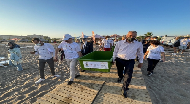 Uydu takip cihazı takılan caretta caretta Antalya’da denize bırakıldı