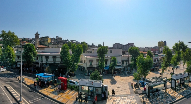 Kahramanmaraş Büyükşehir Belediye Başkanı Güngör, Tarihi Kapalı Çarşı’daki çalışmaları inceledi