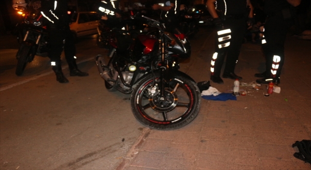 Adana’da ”dur” ihtarına uymayan motosiklet sürücüsü kovalamaca sonucu yakalandı