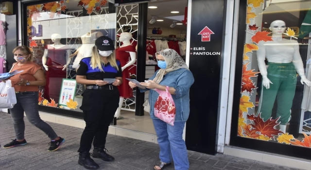 Adana’da polis esnaf ve vatandaşları dolandırıcılık ile hırsızlığa karşı uyardı