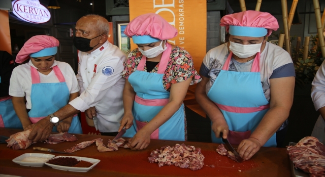 Adana’da ”Kebabın Şefleri” projesiyle kadınlara kebap eğitimi veriliyor
