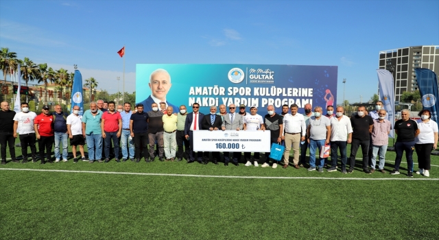 Akdeniz Belediyesi’nden spor kulüplerine nakdi destek