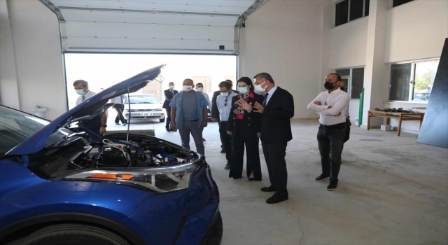 ÇÜ Rektörü Tuncel’den otomotiv mühendisliği bölümüne ziyaret