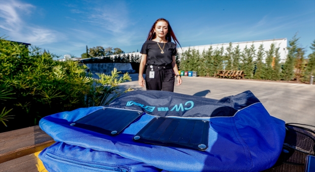 Kıyafetlere monte edilebilen güneş enerjili ”mini santral” geliştirildi