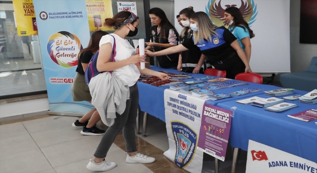 Adana’da polis, üniversite öğrencilerine bilgilendirme çalışması yaptı
