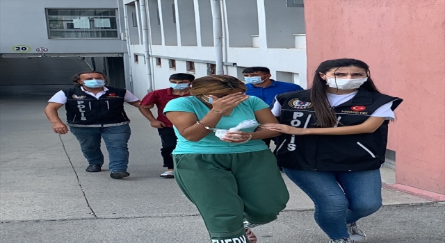 Adana’da uyuşturucu operasyonunda yakalanan 3 zanlıdan biri tutuklandı
