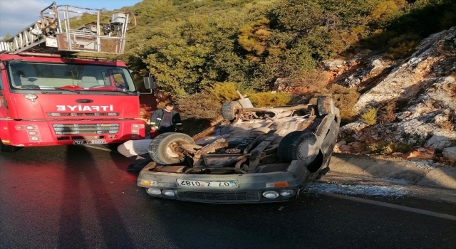 Kaş’ta takla atan otomobildeki 2 kişi yaralı