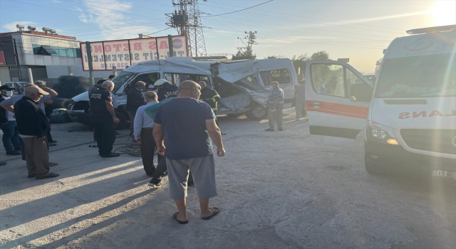 Adana’da trafik kazasında 4 kişi yaralandı
