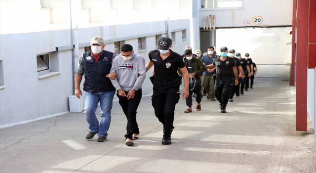 Adana’da DEAŞ operasyonunda yakalanan 7 zanlı adli kontrolle salıverildi