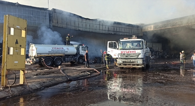 GÜNCELLEME Osmaniye’de geri dönüşüm fabrikasında çıkan yangın kontrol altına alındı